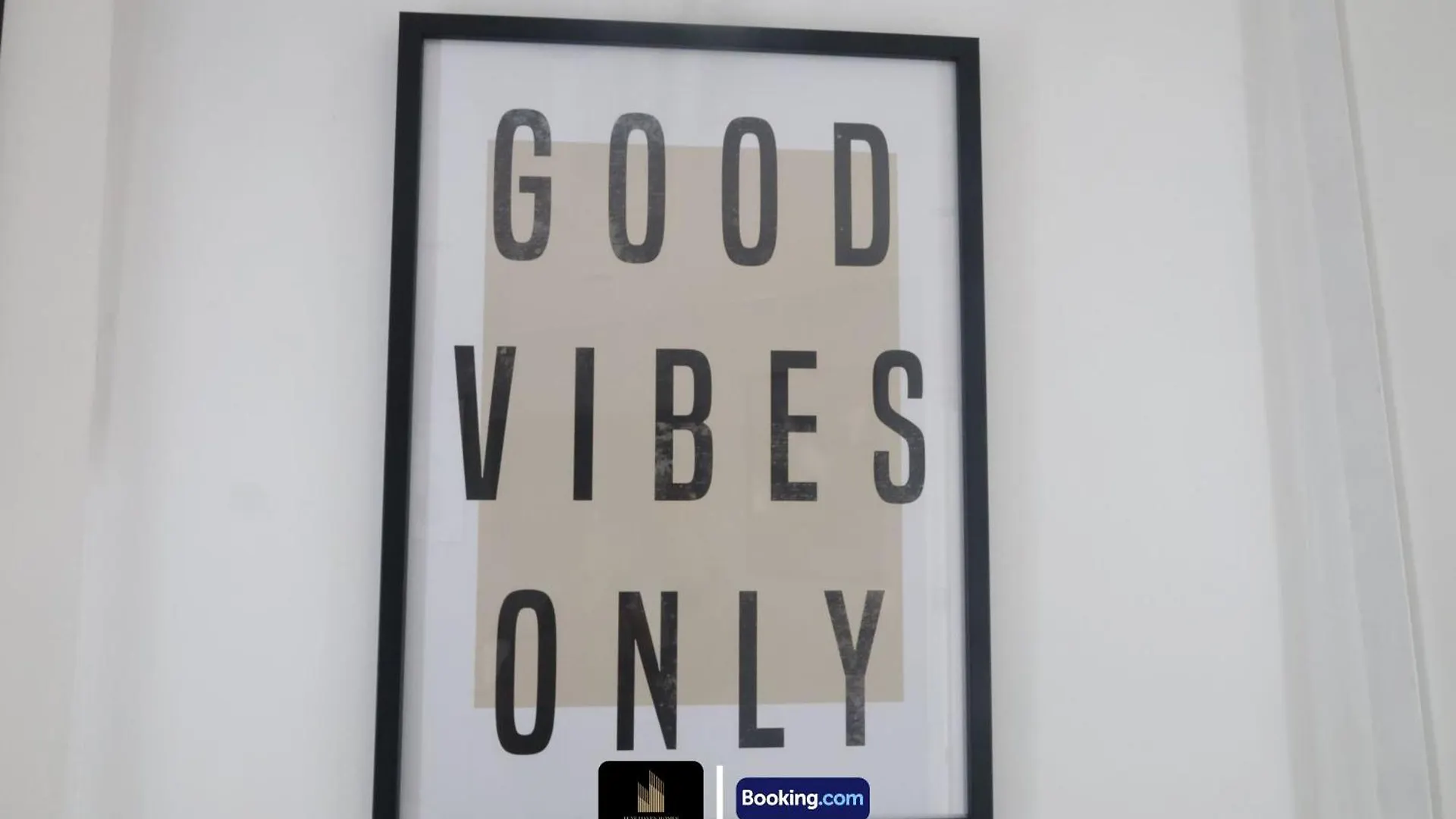 Stylish 2Bedroom Apt By Luxe Haven Homes Short Lets & Serviced Accommodation Canning Town Greater London With Free Wifi 0*,