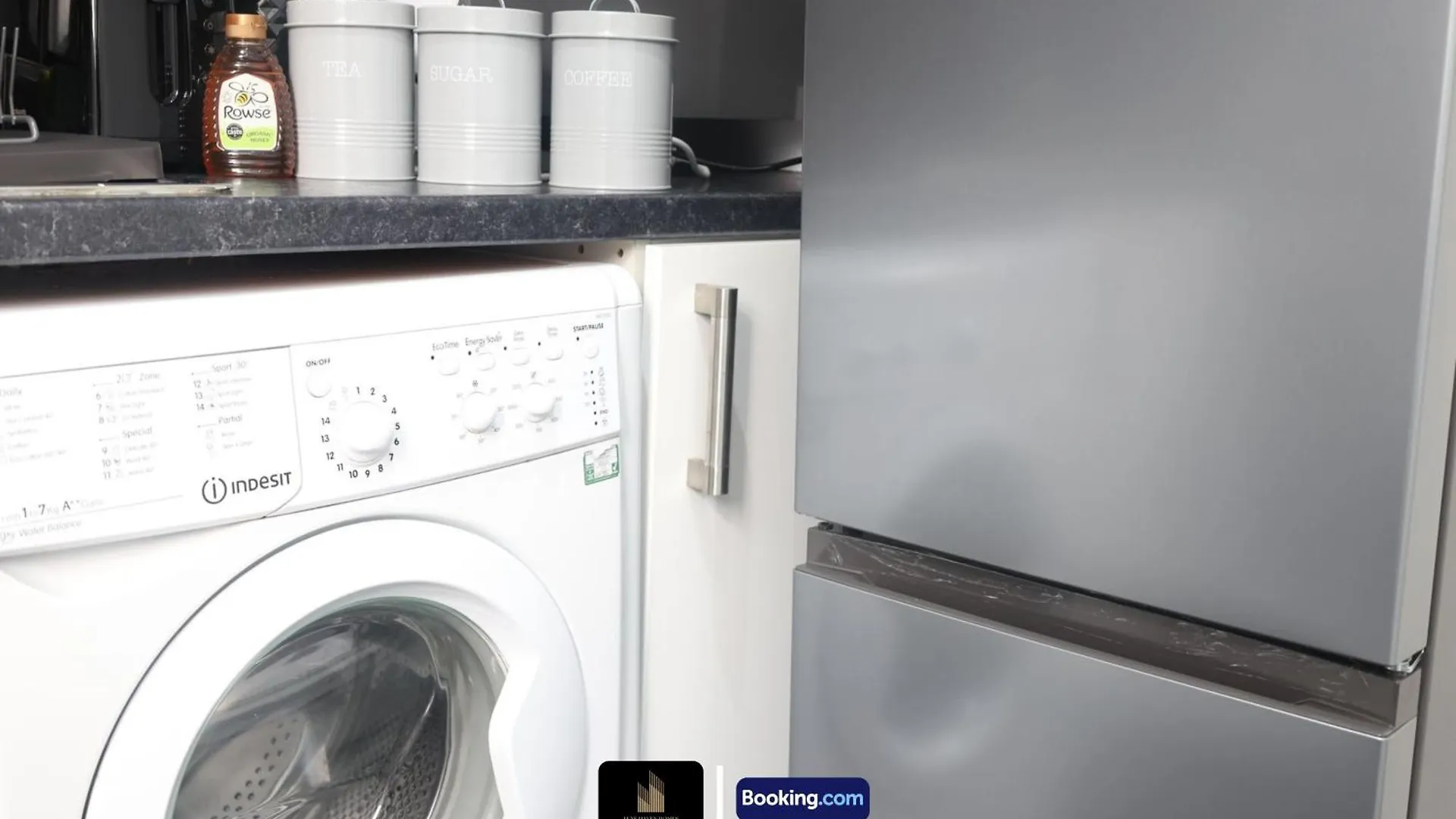 Stylish 2Bedroom Apt By Luxe Haven Homes Short Lets & Serviced Accommodation Canning Town Greater London With Free Wifi