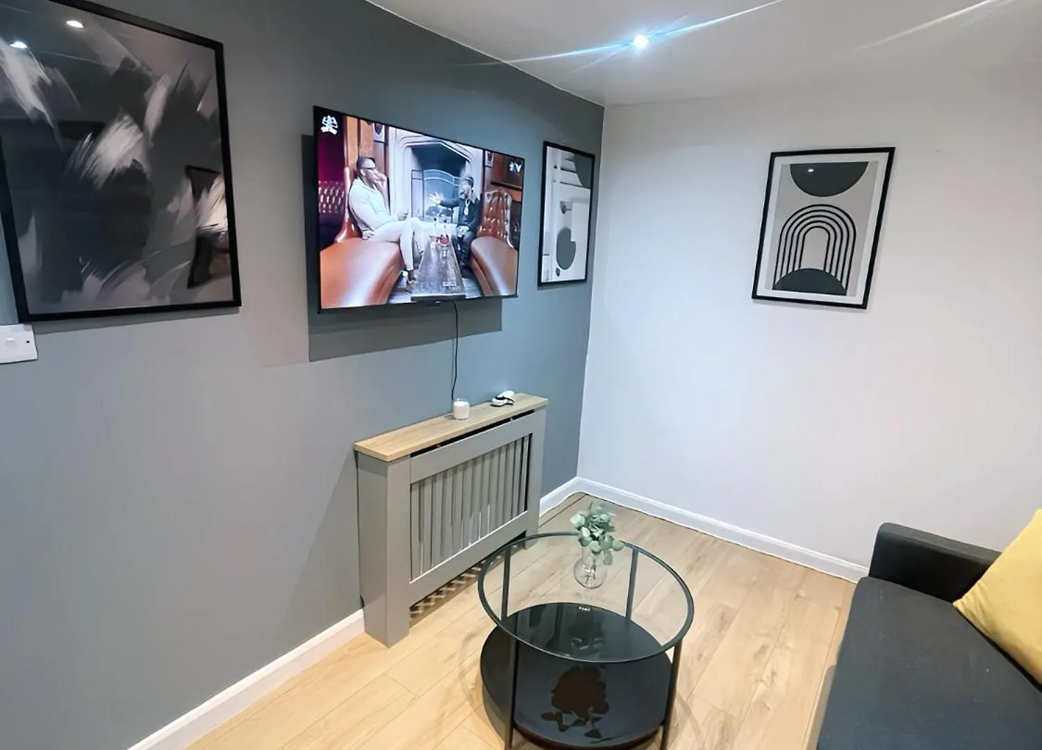 Stylish 2Bedroom Apt By Luxe Haven Homes Short Lets & Serviced Accommodation Canning Town Greater London With Free Wifi